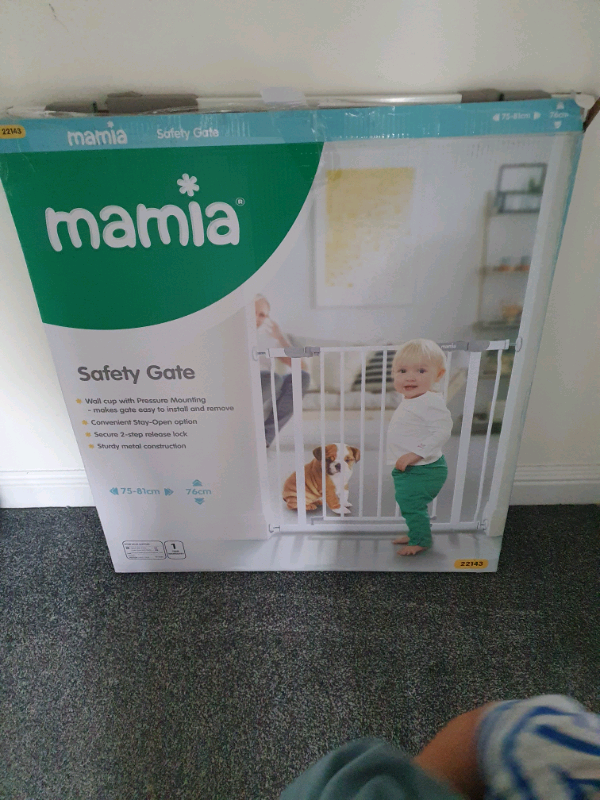 mamia baby safety gate